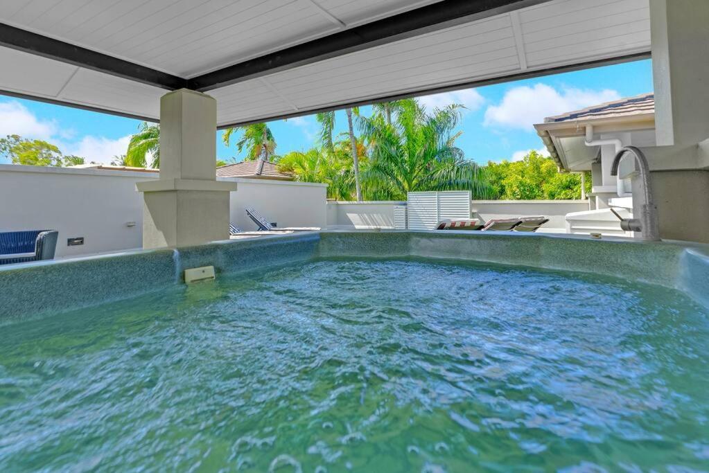 Luxury Port Douglas Beachside 3 Bedroom Sea Temple Apartment With Private Roof Terrace Eksteriør billede