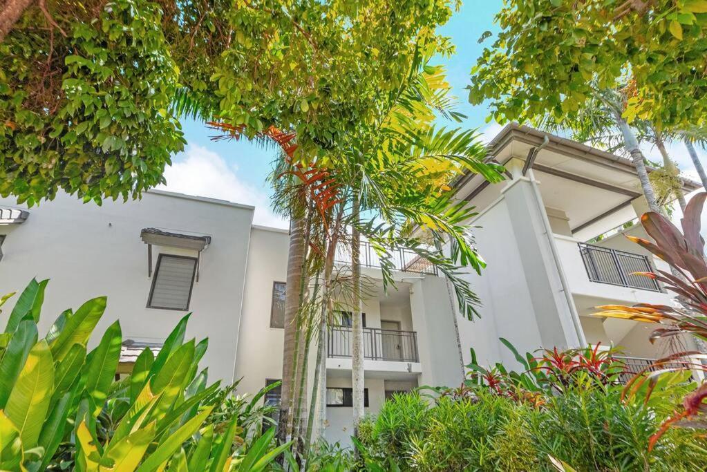 Luxury Port Douglas Beachside 3 Bedroom Sea Temple Apartment With Private Roof Terrace Eksteriør billede